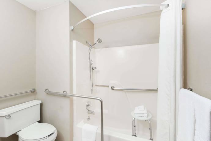 Imagen de la habitación del Hotel Super 8 By Wyndham Manhattan Ks. Foto 9
