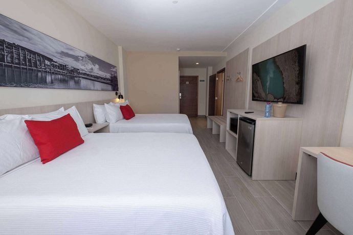 Imagen de la habitación del Hotel Super 8 By Wyndham Manzanillo. Foto 7