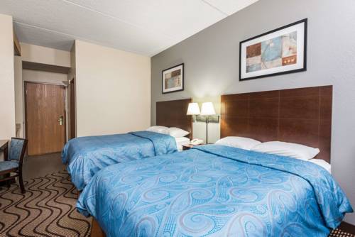 Imagen de la habitación del Hotel Super 8 By Wyndham Mars/cranberry/pittsburgh Area. Foto 6