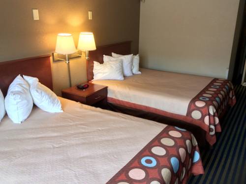 Imagen de la habitación del Hotel Super 8 By Wyndham Marshalltown. Foto 5