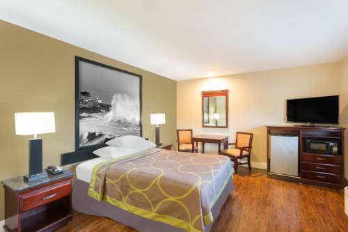 Imagen de la habitación del Hotel Super 8 By Wyndham Martinez. Foto 6