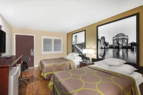 Imagen de la habitación del Hotel Super 8 By Wyndham Martinez. Foto 8