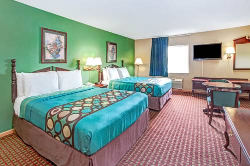 Imagen de la habitación del Hotel Super 8 By Wyndham Mchenry/fox Lake Area. Foto 2