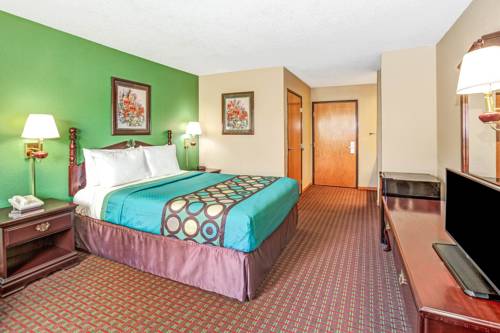 Imagen de la habitación del Hotel Super 8 By Wyndham Mchenry/fox Lake Area. Foto 6