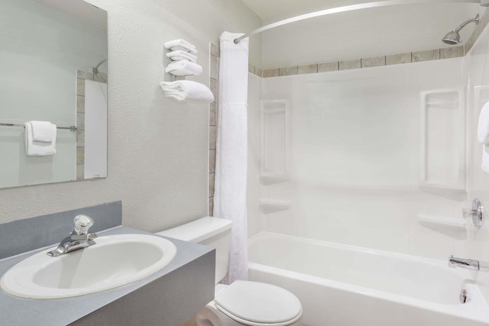 Imagen de la habitación del Hotel Super 8 By Wyndham Medicine Hat Ab. Foto 12