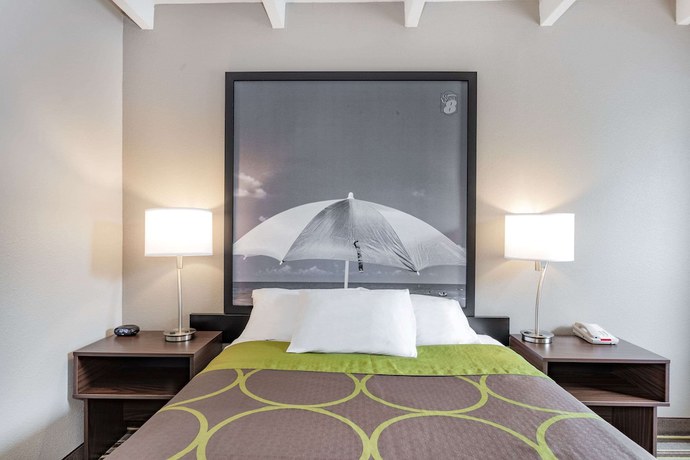 Imagen de la habitación del Hotel Super 8 By Wyndham Melbourne. Foto 8