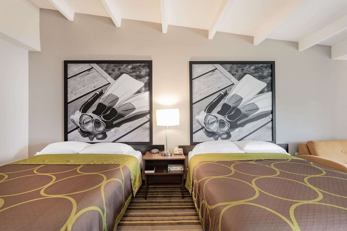 Imagen de la habitación del Hotel Super 8 By Wyndham Melbourne. Foto 9