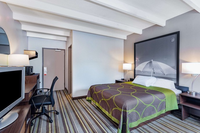 Imagen de la habitación del Hotel Super 8 By Wyndham Melbourne. Foto 15