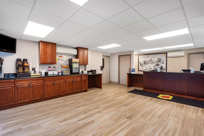 Imagen de los interiores del Hotel Super 8 By Wyndham Melbourne. Foto 20