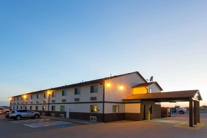 Imagen general del Hotel Super 8 By Wyndham Mendota. Foto 3