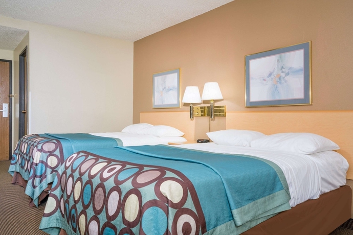 Imagen de la habitación del Hotel Super 8 By Wyndham Menomonie Wi. Foto 9