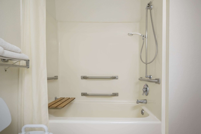 Imagen de la habitación del Hotel Super 8 By Wyndham Menomonie Wi. Foto 12