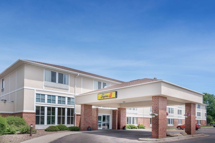 Imagen general del Hotel Super 8 By Wyndham Menomonie Wi. Foto 1