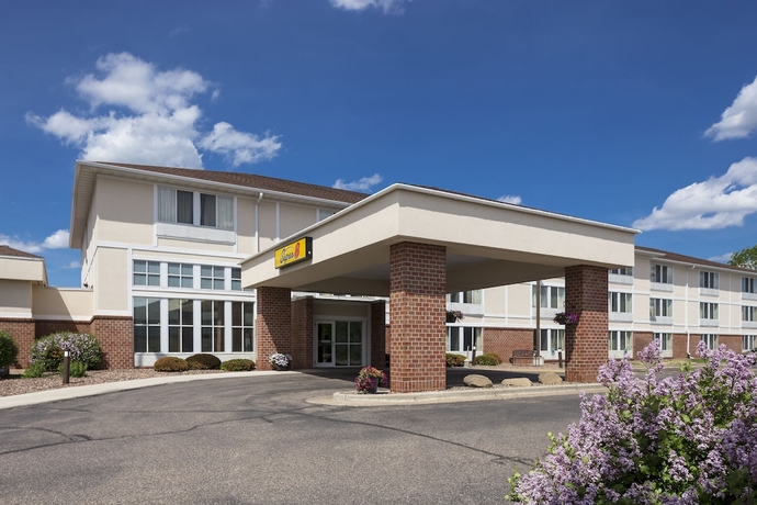 Imagen general del Hotel Super 8 By Wyndham Menomonie Wi. Foto 2