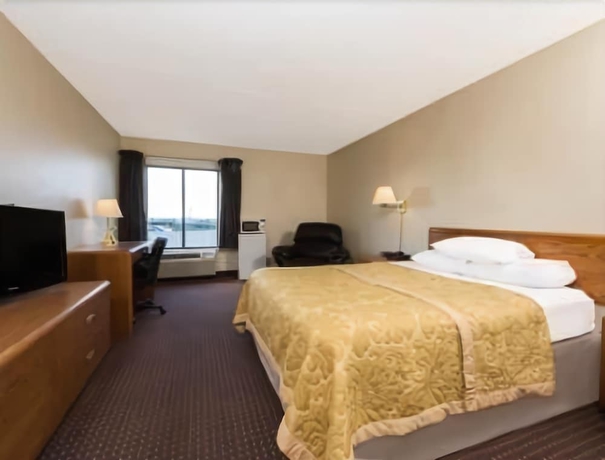 Imagen de la habitación del Hotel Super 8 By Wyndham Miamisburg Dayton S Area Oh. Foto 10