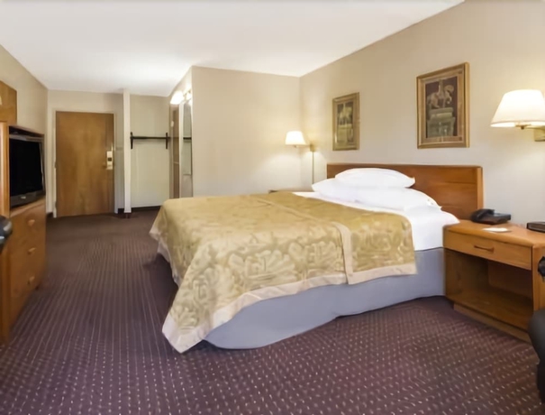 Imagen de la habitación del Hotel Super 8 By Wyndham Miamisburg Dayton S Area Oh. Foto 11