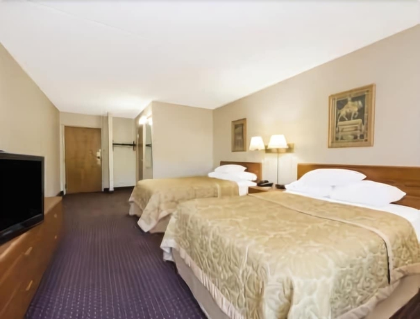 Imagen de la habitación del Hotel Super 8 By Wyndham Miamisburg Dayton S Area Oh. Foto 13