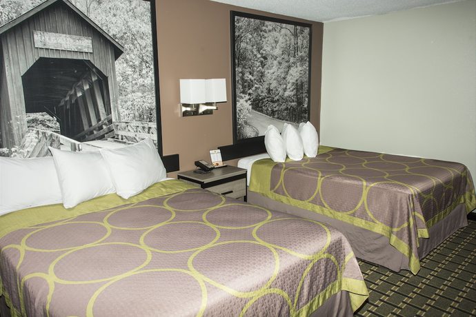 Imagen de la habitación del Hotel Super 8 By Wyndham Michigan City. Foto 3