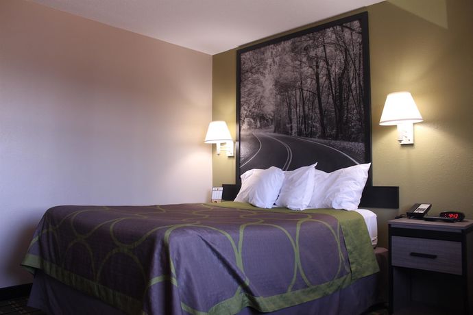 Imagen de la habitación del Hotel Super 8 By Wyndham Michigan City. Foto 10