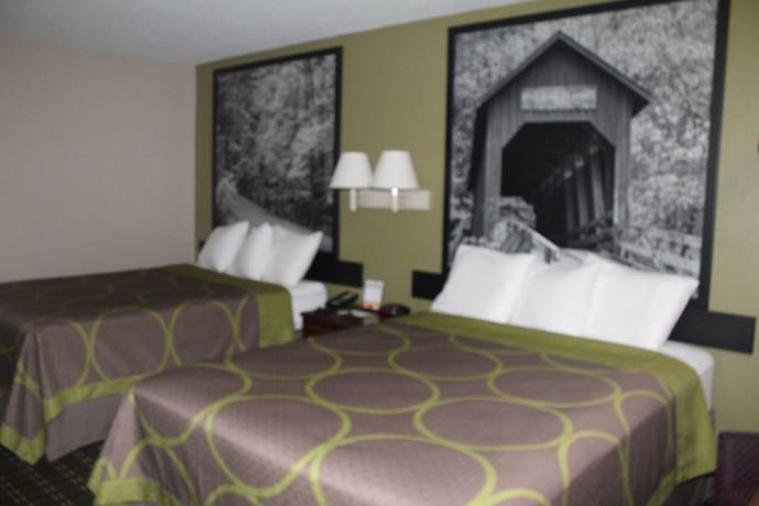 Imagen de la habitación del Hotel Super 8 By Wyndham Michigan City. Foto 12
