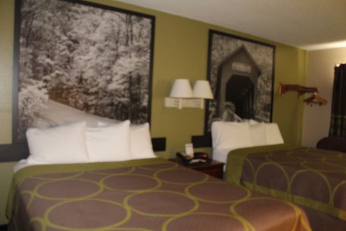 Imagen de la habitación del Hotel Super 8 By Wyndham Michigan City. Foto 13