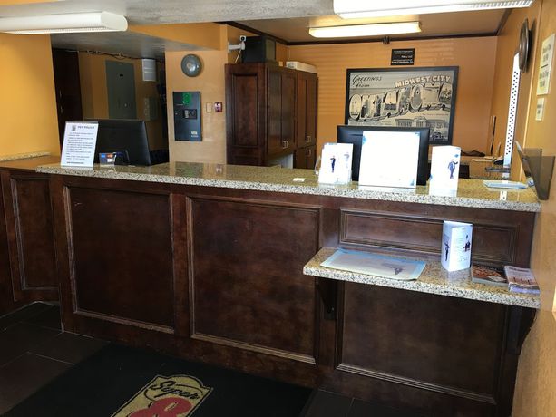 Imagen de los interiores del Hotel Super 8 By Wyndham Midwest City Ok. Foto 18