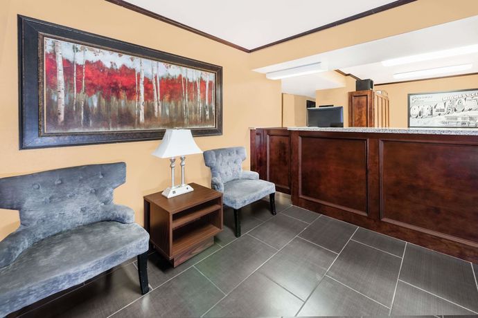 Imagen de los interiores del Hotel Super 8 By Wyndham Midwest City Ok. Foto 19