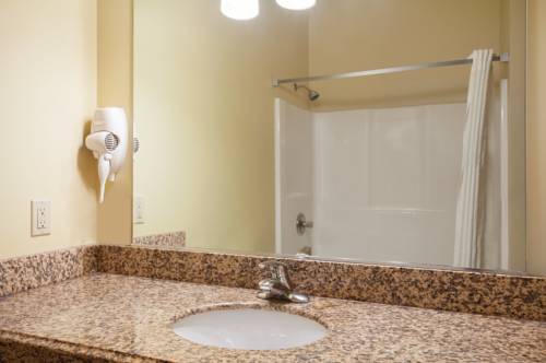 Imagen de la habitación del Hotel Super 8 By Wyndham Mifflinville Near Bloomsburg. Foto 8