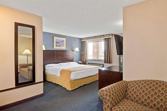 Imagen de la habitación del Hotel Super 8 By Wyndham Milford/new Haven. Foto 4