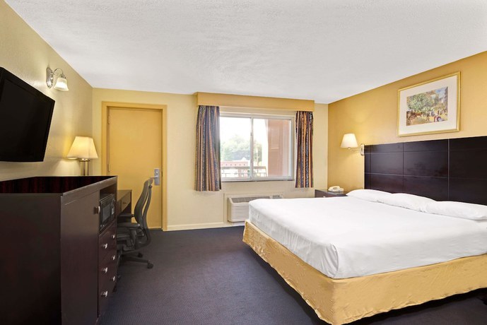 Imagen de la habitación del Hotel Super 8 By Wyndham Milford/new Haven. Foto 5