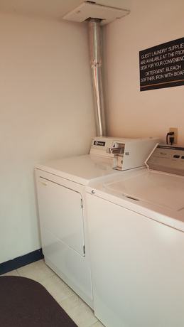 Imagen de los interiores del Hotel Super 8 By Wyndham Minot Airport, Minot. Foto 14