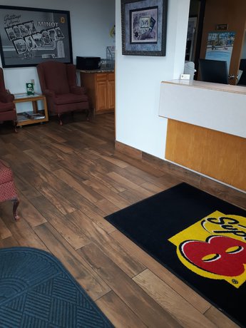 Imagen de los interiores del Hotel Super 8 By Wyndham Minot Airport, Minot. Foto 17