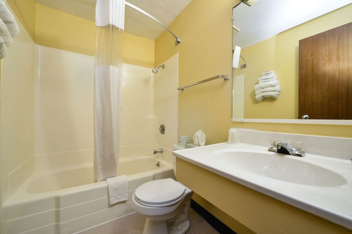 Imagen de la habitación del Hotel Super 8 By Wyndham Minot Airport, Minot. Foto 9