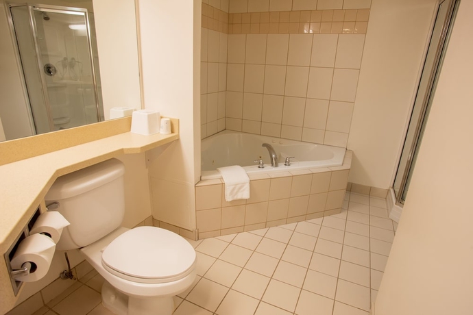 Imagen de la habitación del Hotel Super 8 By Wyndham Mississauga. Foto 4