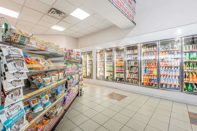 Imagen de los interiores del Hotel Super 8 By Wyndham Mississauga. Foto 15