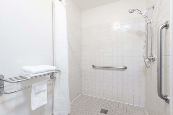 Imagen de la habitación del Hotel Super 8 By Wyndham Missoula/reserve St.. Foto 12