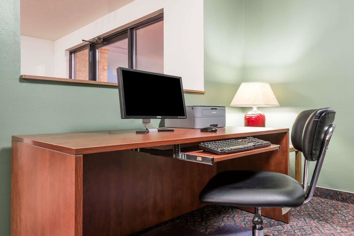 Imagen de los interiores del Hotel Super 8 By Wyndham Missoula/reserve St.. Foto 15