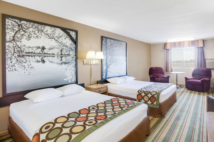 Imagen de la habitación del Hotel Super 8 By Wyndham Mitchell. Foto 7