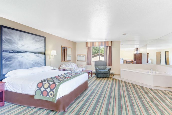 Imagen de la habitación del Hotel Super 8 By Wyndham Mitchell. Foto 10