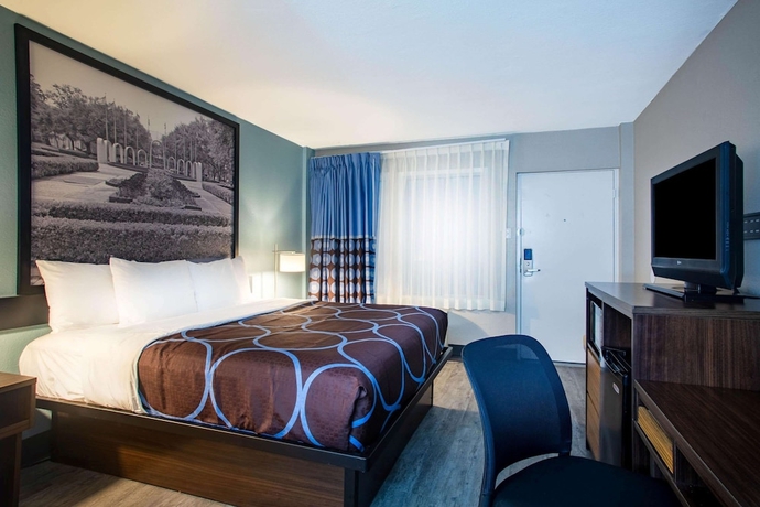 Imagen de la habitación del Hotel Super 8 By Wyndham Mobile I-65. Foto 5