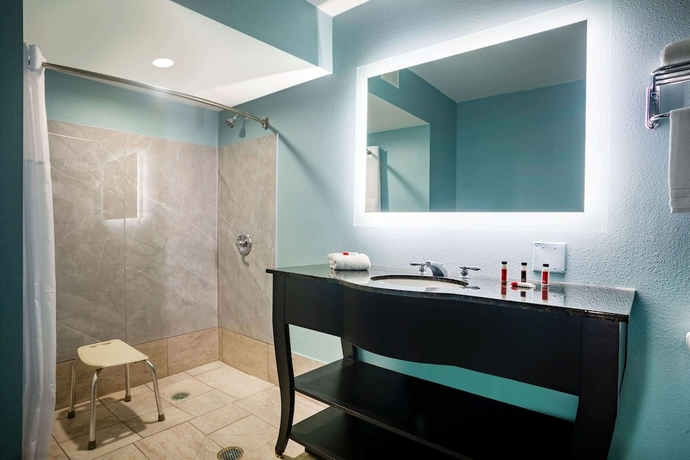 Imagen de la habitación del Hotel Super 8 By Wyndham Mobile I-65. Foto 8