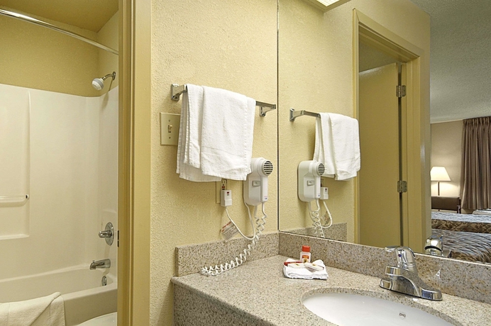 Imagen de la habitación del Hotel Super 8 By Wyndham Mobile/tillmans Corner. Foto 6