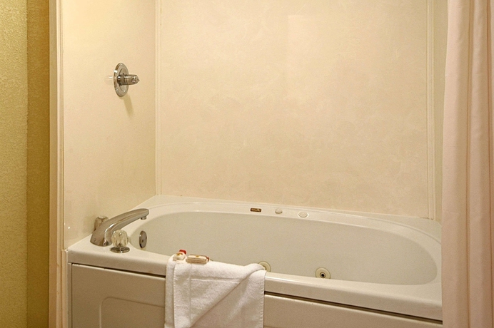 Imagen de la habitación del Hotel Super 8 By Wyndham Mobile/tillmans Corner. Foto 9