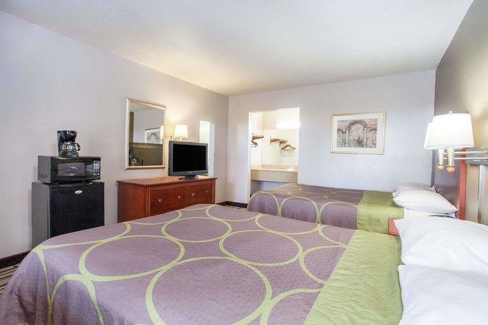 Imagen de la habitación del Hotel Super 8 By Wyndham Monroe West. Foto 7