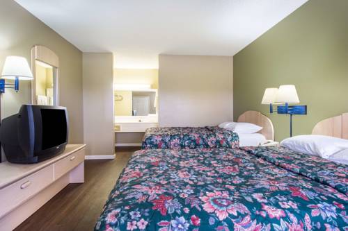 Imagen de la habitación del Hotel Super 8 By Wyndham Monticello. Foto 3