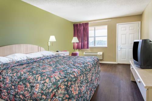 Imagen de la habitación del Hotel Super 8 By Wyndham Monticello. Foto 7