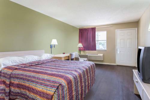 Imagen de la habitación del Hotel Super 8 By Wyndham Monticello. Foto 10