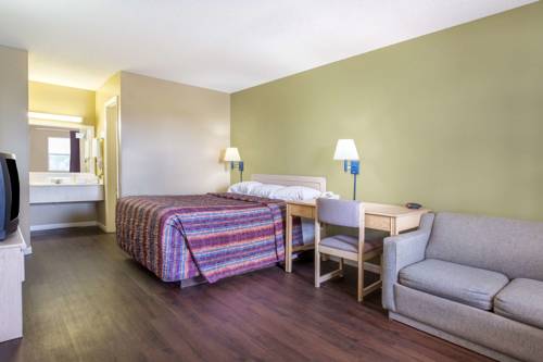 Imagen de la habitación del Hotel Super 8 By Wyndham Monticello. Foto 11