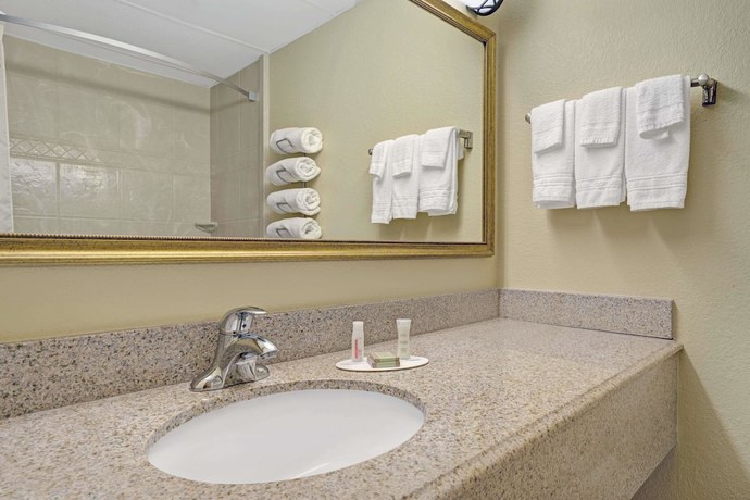 Imagen de la habitación del Hotel Super 8 By Wyndham Monticello, Monticello. Foto 6