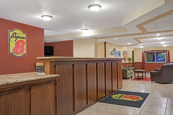 Imagen de los interiores del Hotel Super 8 By Wyndham Monticello, Monticello. Foto 10